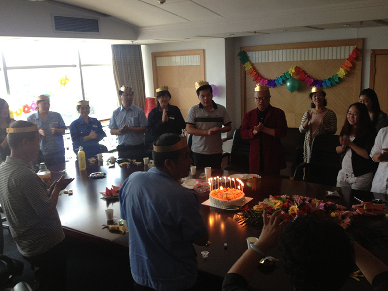 員(yuán)工(gōng)生(shēng)日(rì)派對(duì)