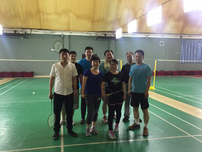 羽毛球健身(shēn)